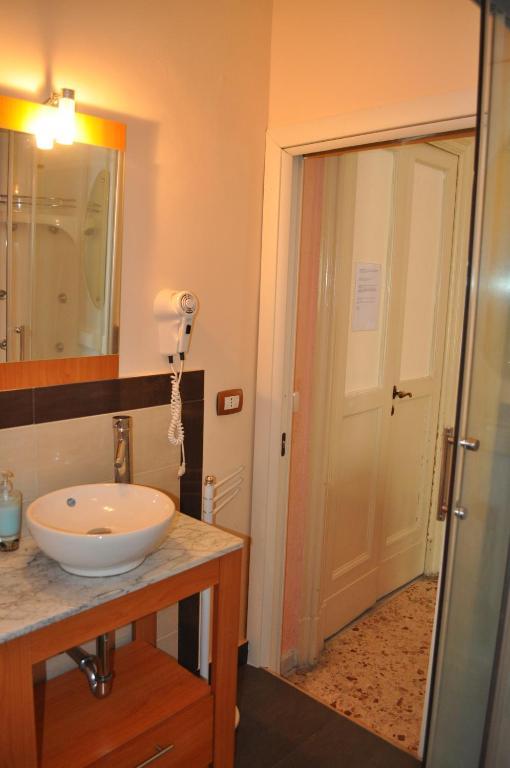 كاتانيا B&B Teatro Bellini الغرفة الصورة